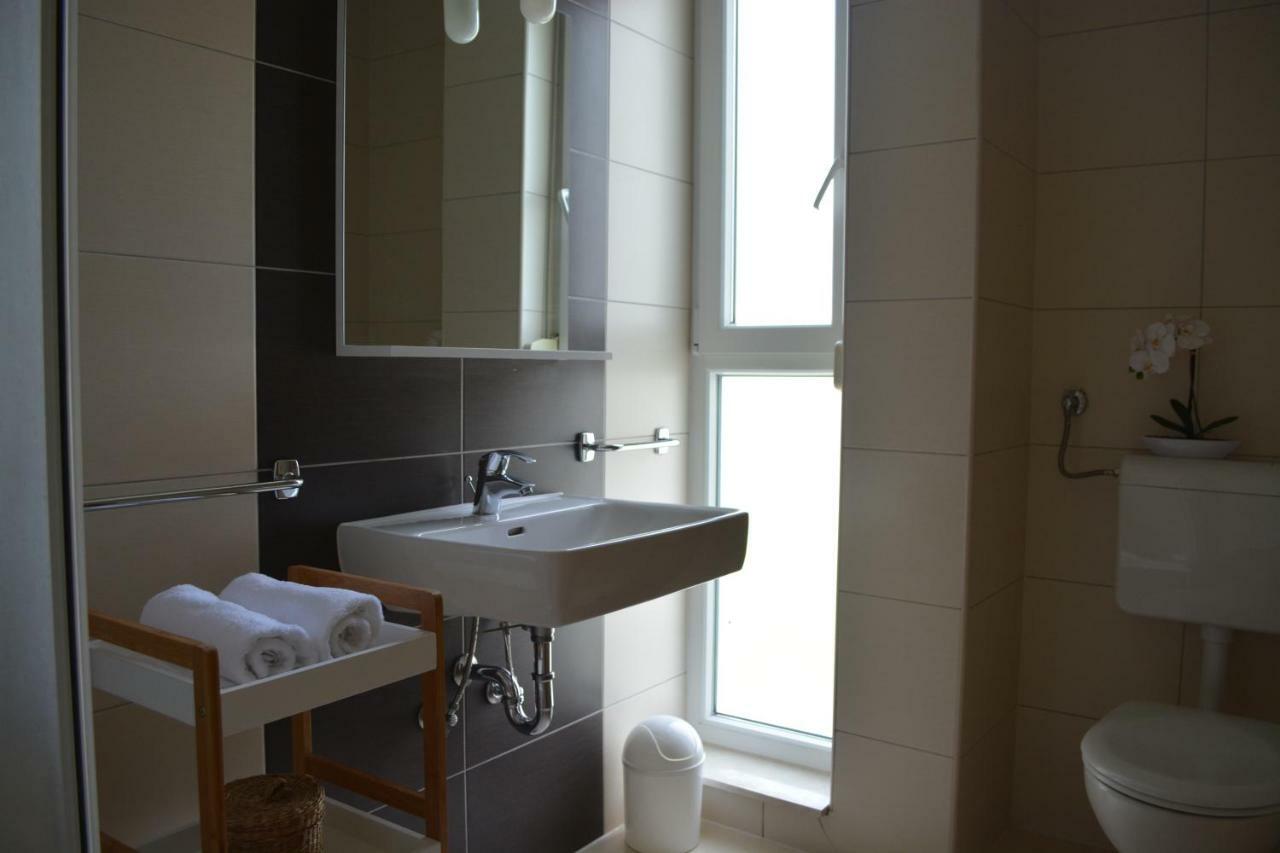 Villa Antea - Modern House With Pool Đảo Pag Ngoại thất bức ảnh